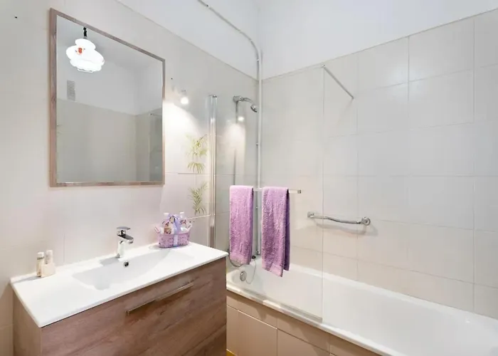 Cozy With Sea View - 70 M²