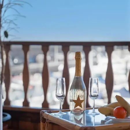 Cozy With Sea View - 70 M² *