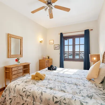 Cozy With Sea View - 70 M² Apartment